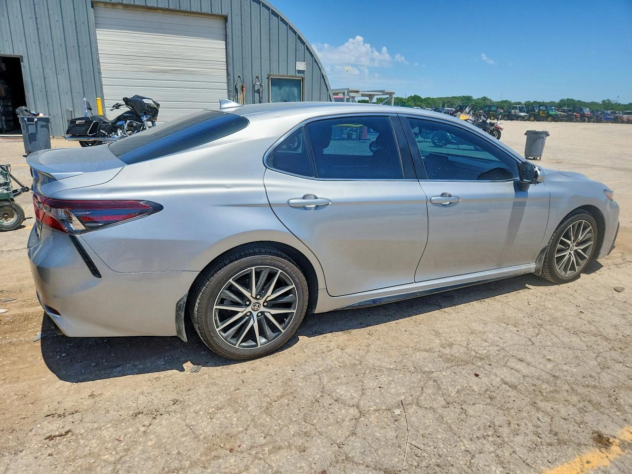 2023 Toyota Camry Se - Image 3