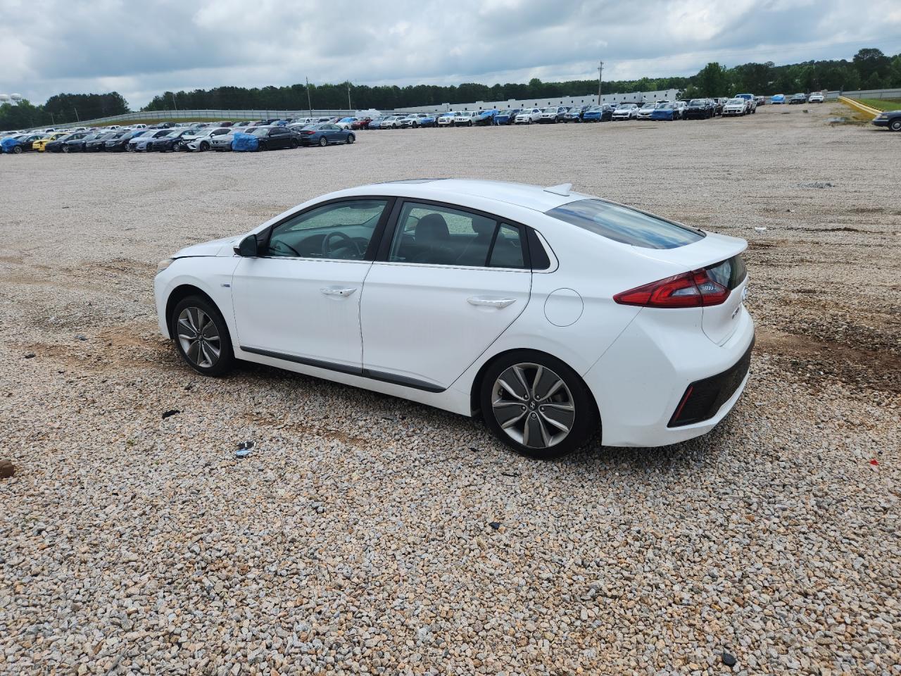 2017 Hyundai Ioniq Limited - Фото 2