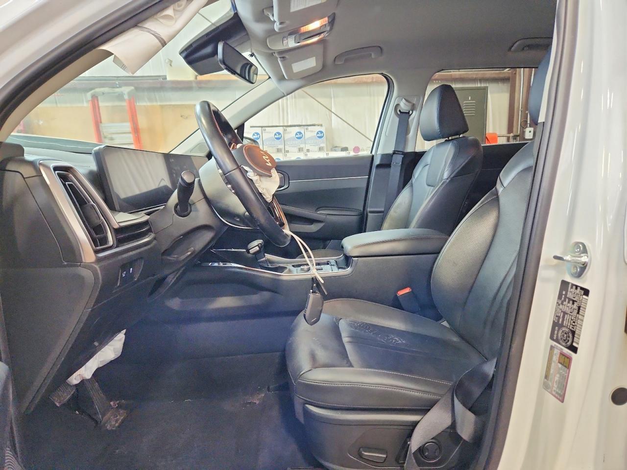 2025 Kia Sorento Ex - Image 7