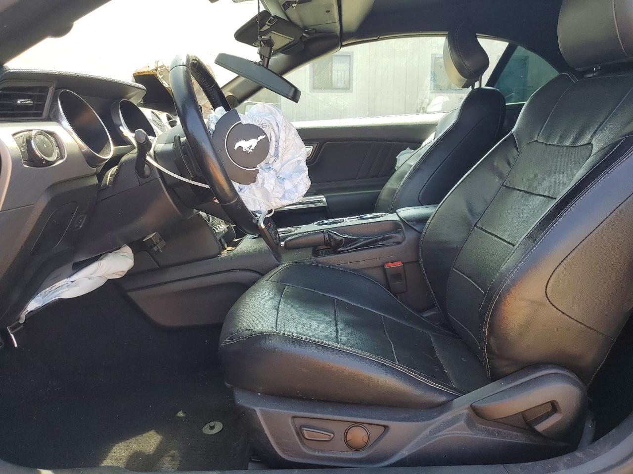 2019 Ford Mustang - Image 7