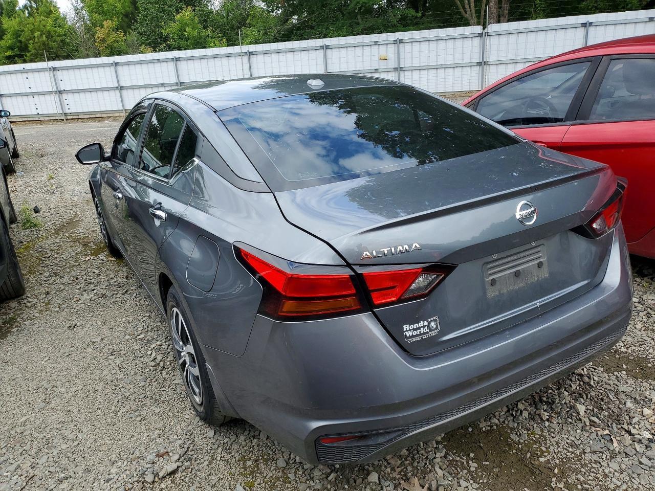 2020 Nissan Altima S - Image 2