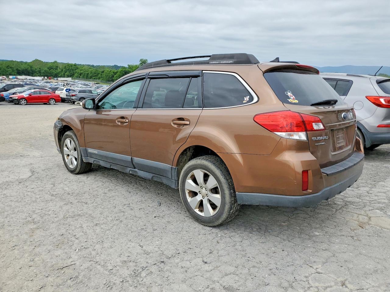 2011 Subaru Outback 2.5I Limited - Фото 2