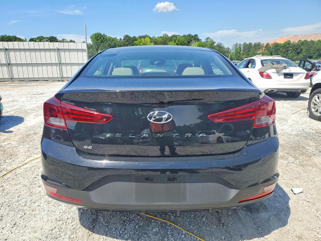 2020 Hyundai Elantra Se - Фото 6