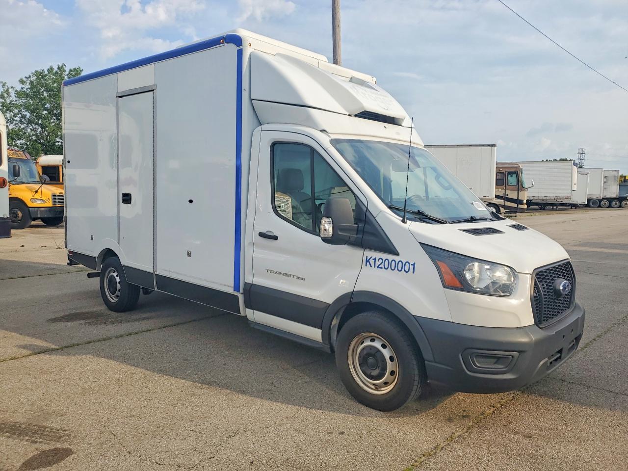 2020 Ford Transit Delivery Truck - Фото 4