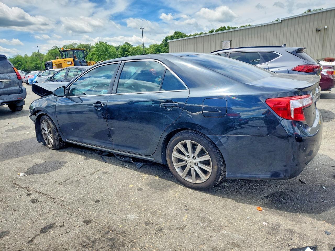 2012 Toyota Camry Xle - Image 2