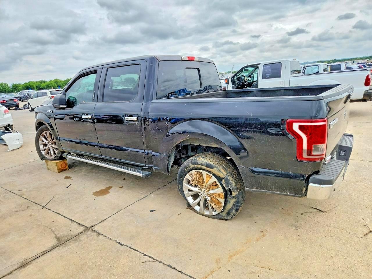 2016 Ford F150 Supercrew - Фото 2