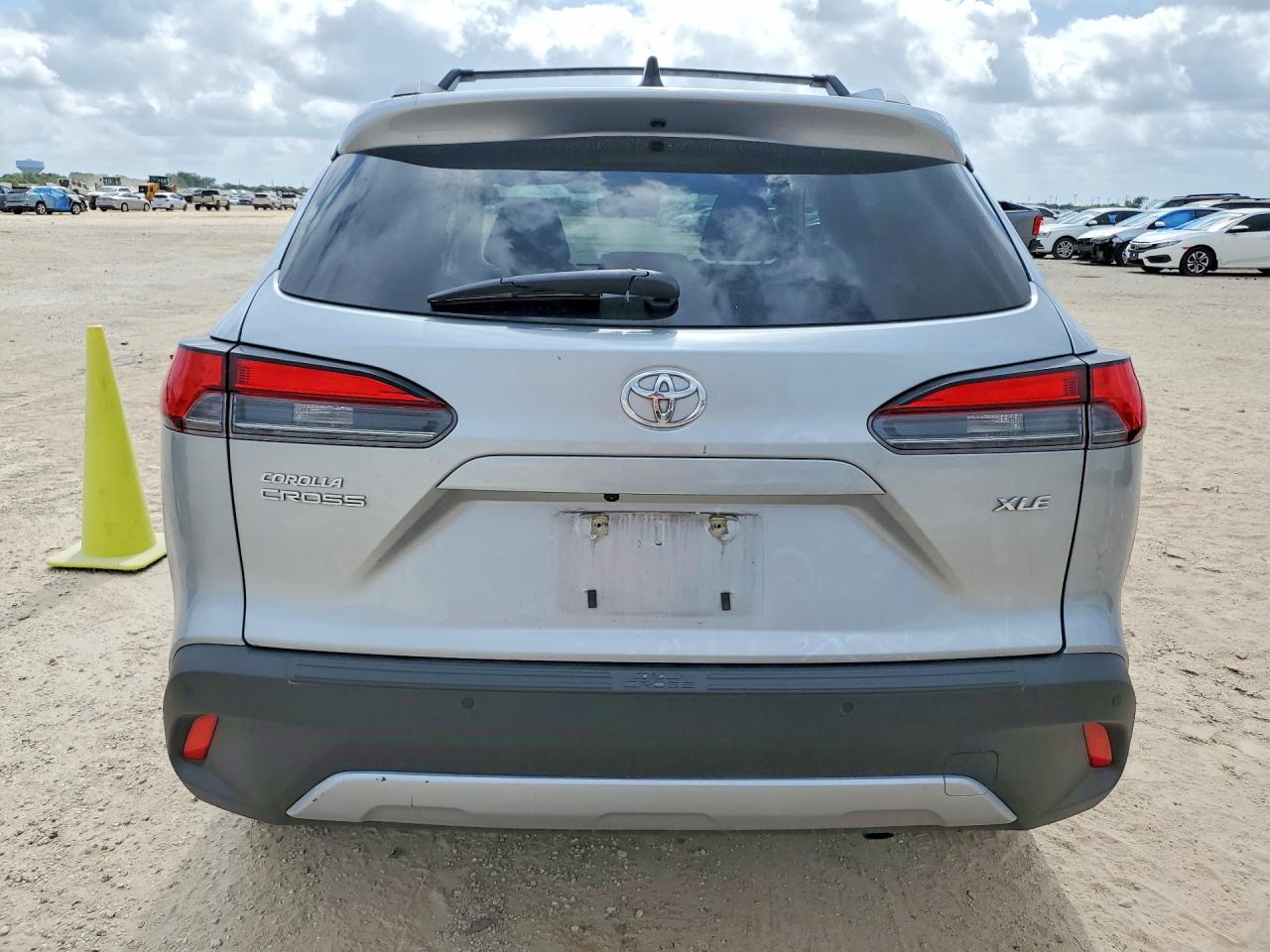 2026 Toyota Corolla Cross Xle - Фото 6