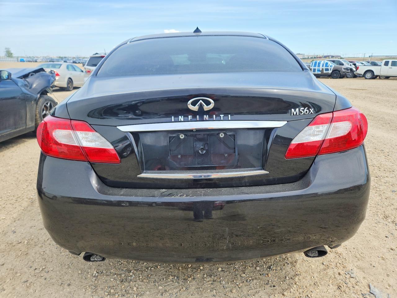 2012 Infiniti M56 X - Image 6