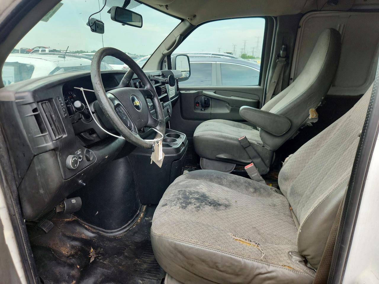 2015 Chevrolet Express G2500 - Фото 7