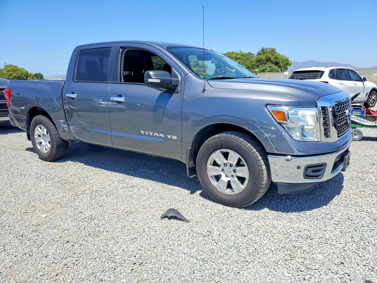 2018 Nissan Titan Sv - Image 4
