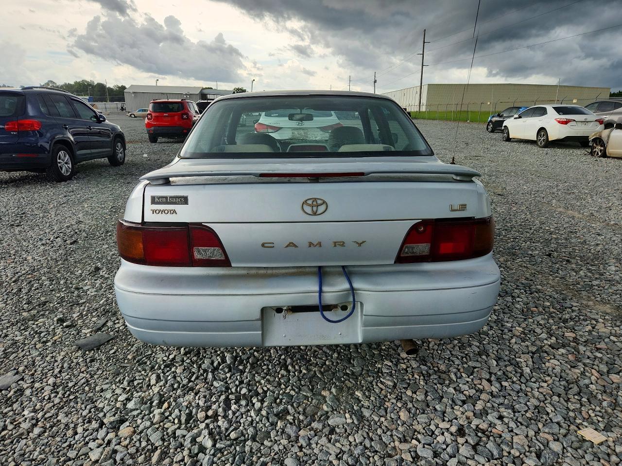 1995 Toyota Camry Le - Image 6