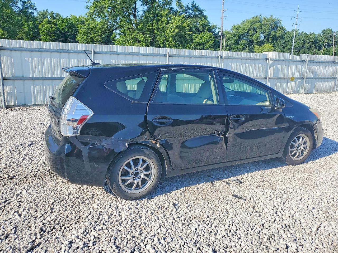2013 Toyota Prius V Three - Image 3