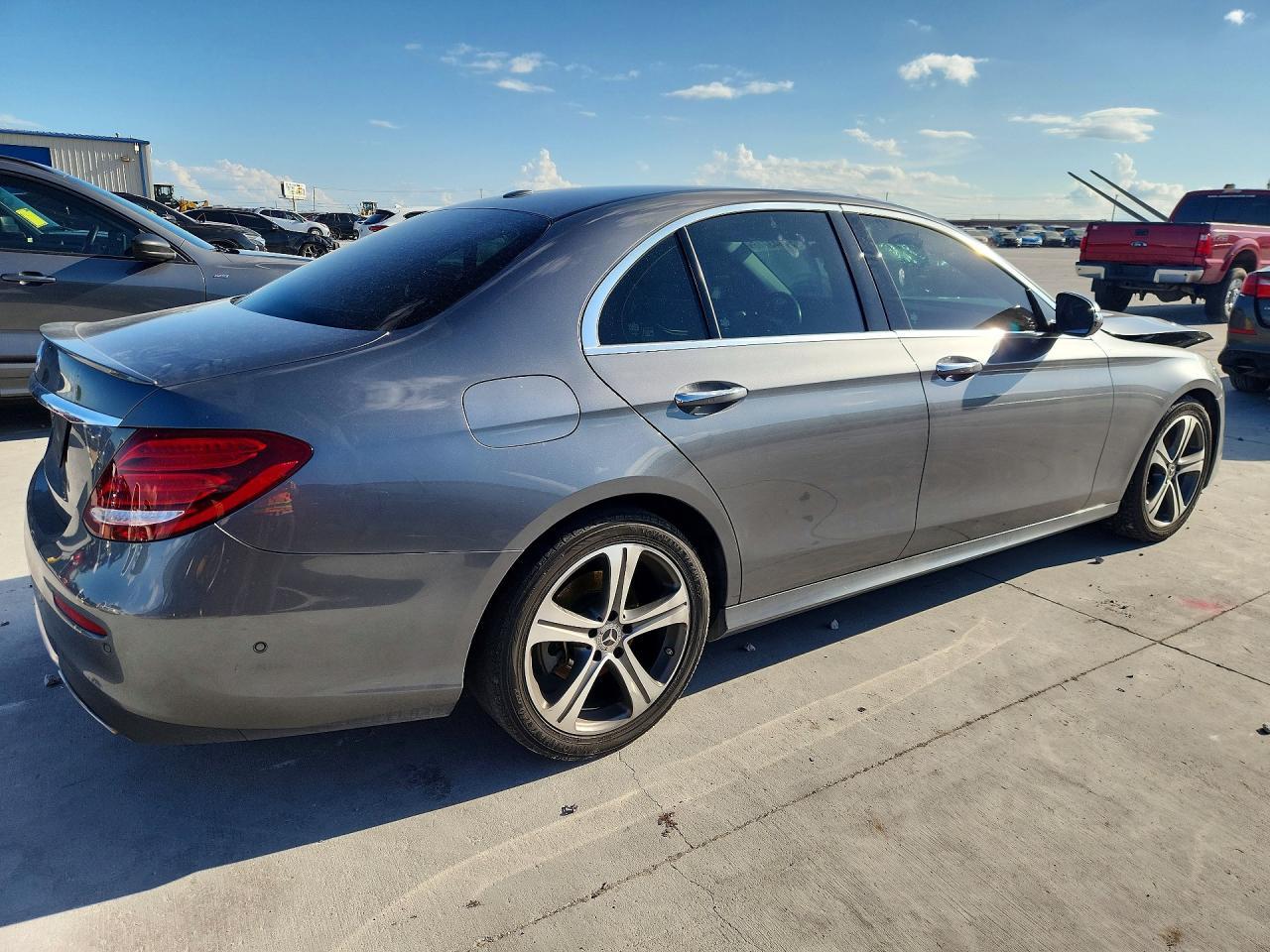 2018 Mercedes-Benz E 300 - Image 3