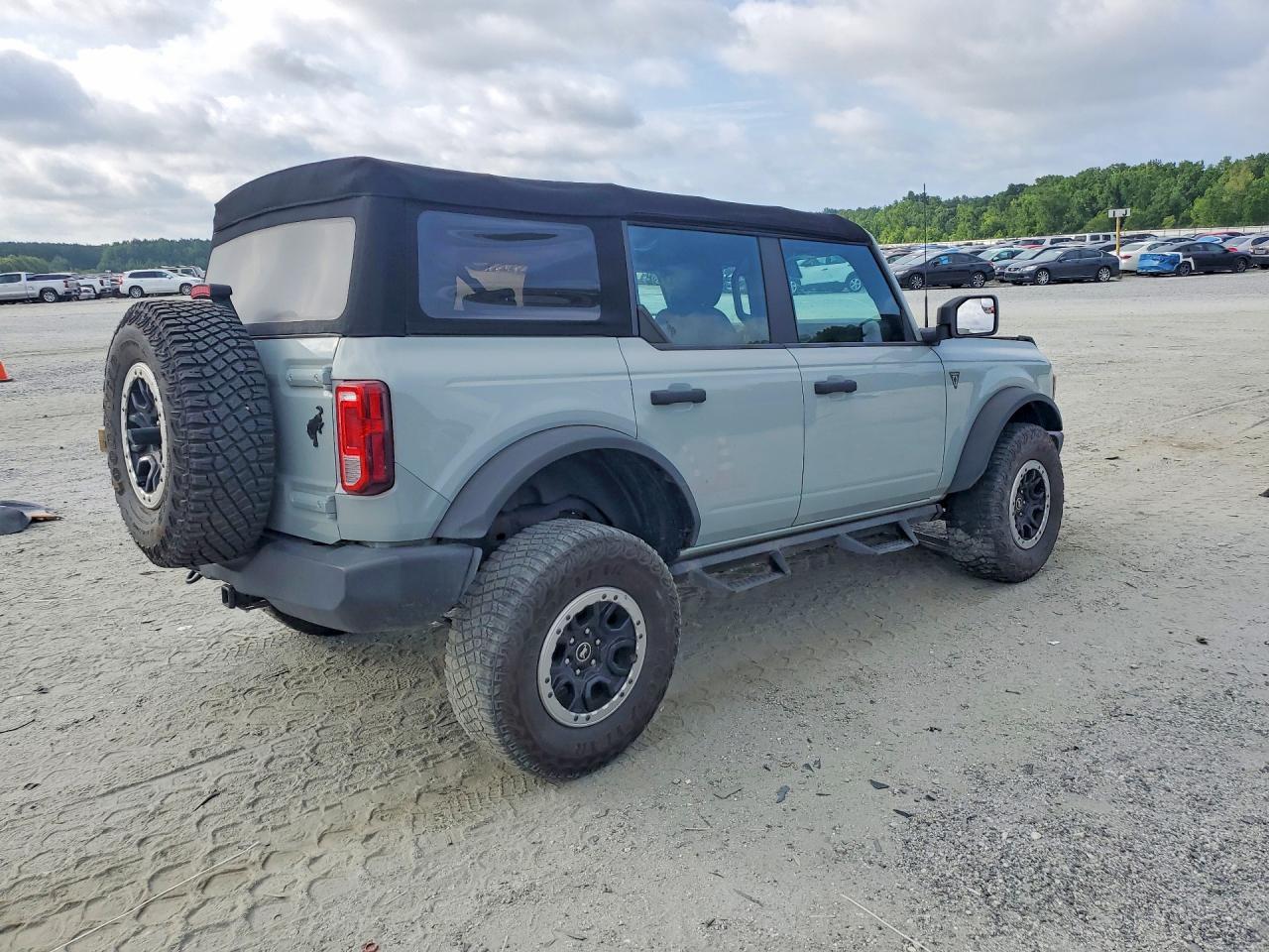 2022 Ford Bronco Base - Фото 3