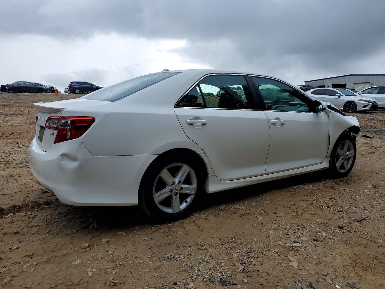 2012 Toyota Camry Se - Фото 3