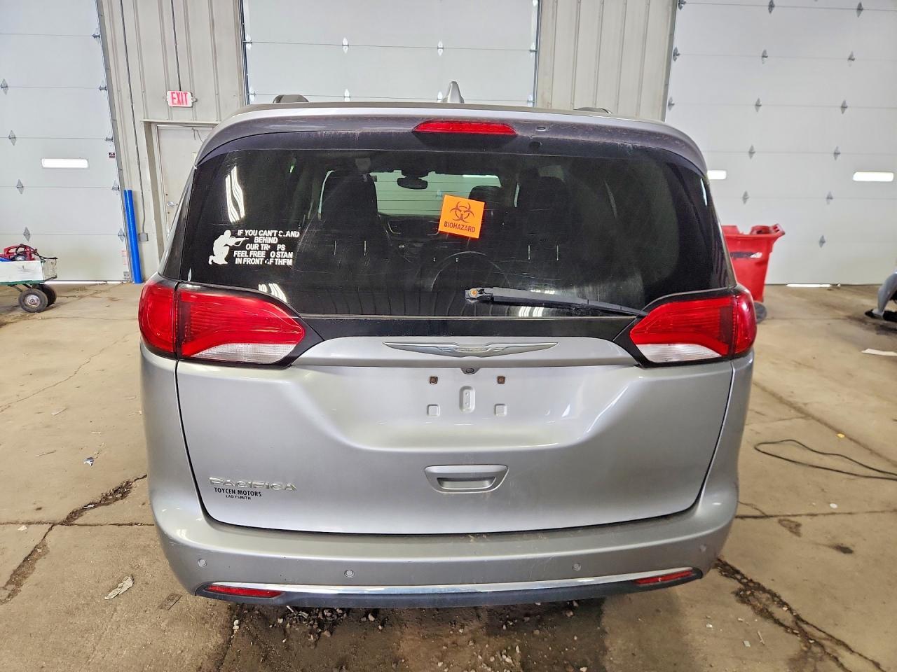 2017 Chrysler Pacifica Touring L - Фото 6