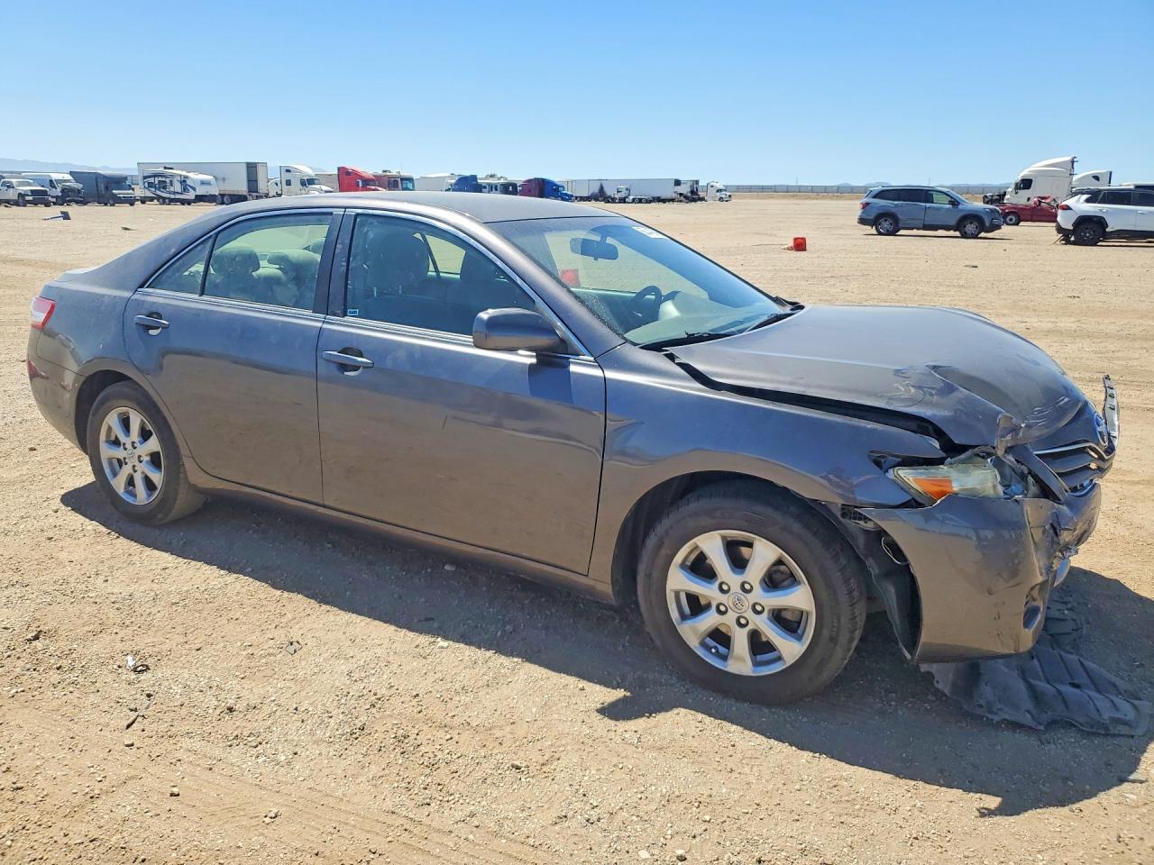 2011 Toyota Camry Le V6 - Image 4