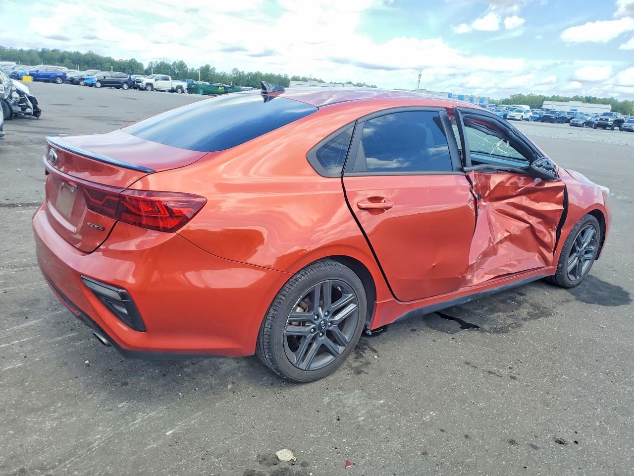 2021 Kia Forte Gt Line - Image 3