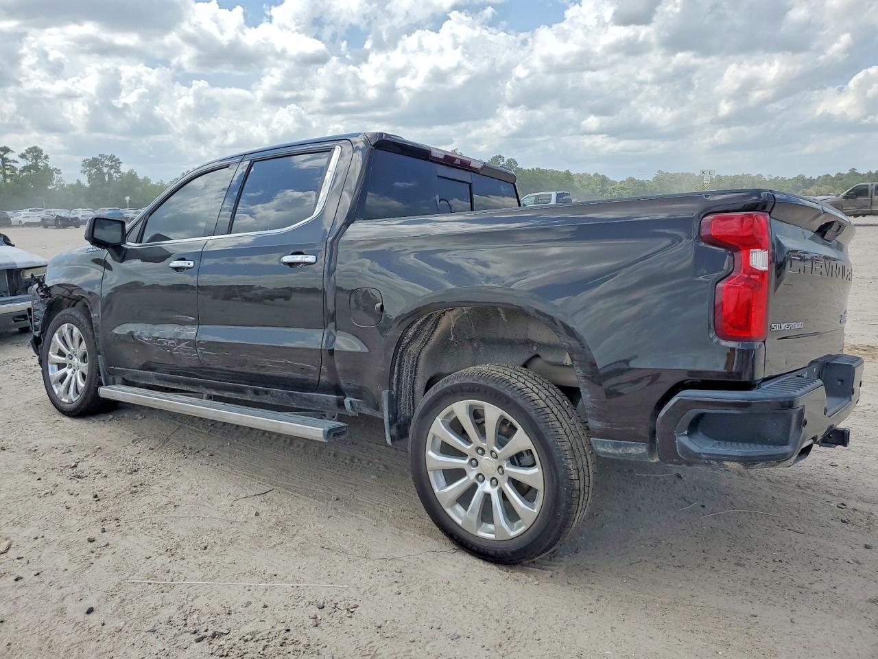 2019 Chevrolet Silverado C1500 High Country - Image 2