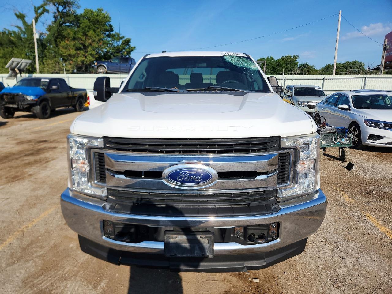 2018 Ford F-250 - Image 5