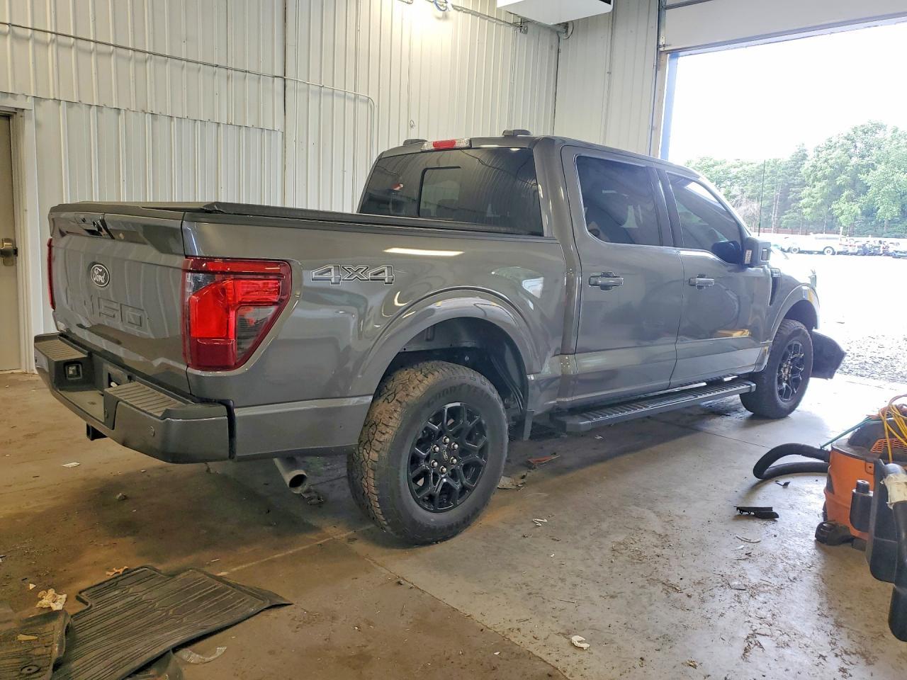2024 Ford F150 Xlt - Фото 3