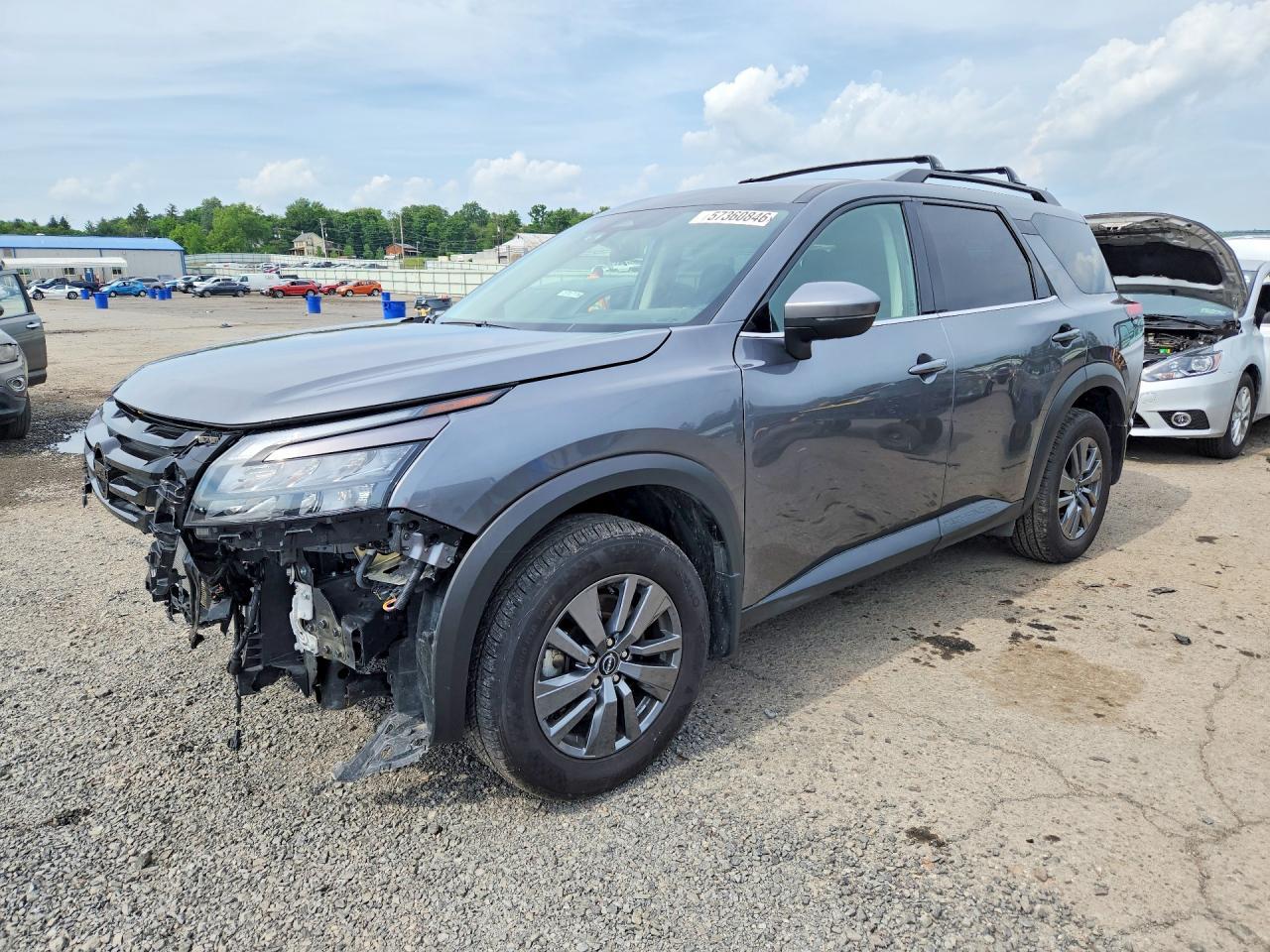 2025 Nissan Pathfinder Sv