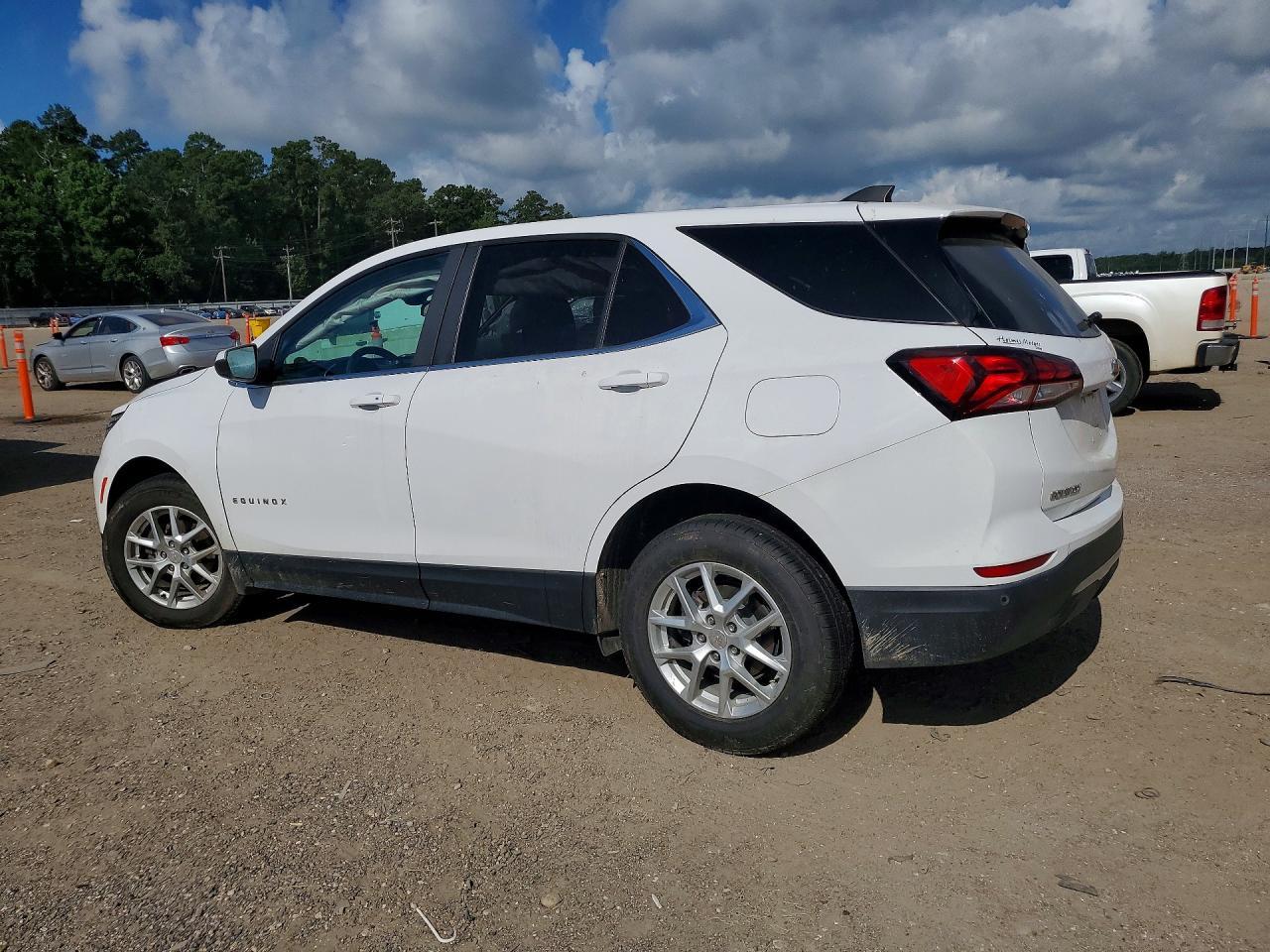 2022 Chevrolet Equinox Lt - Image 2