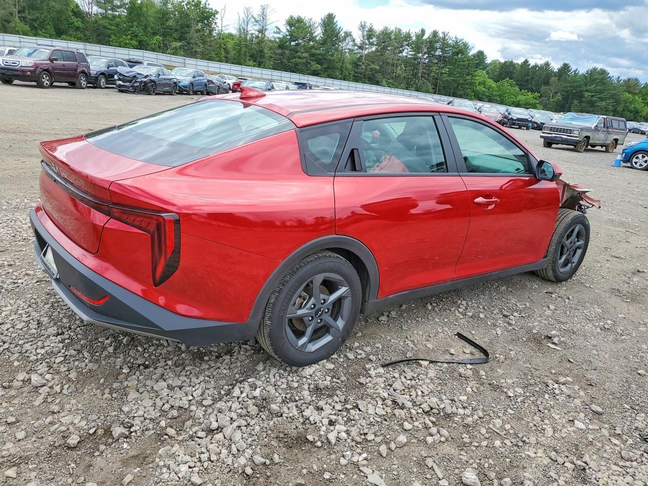 2025 Kia K4 Lxs - Image 3