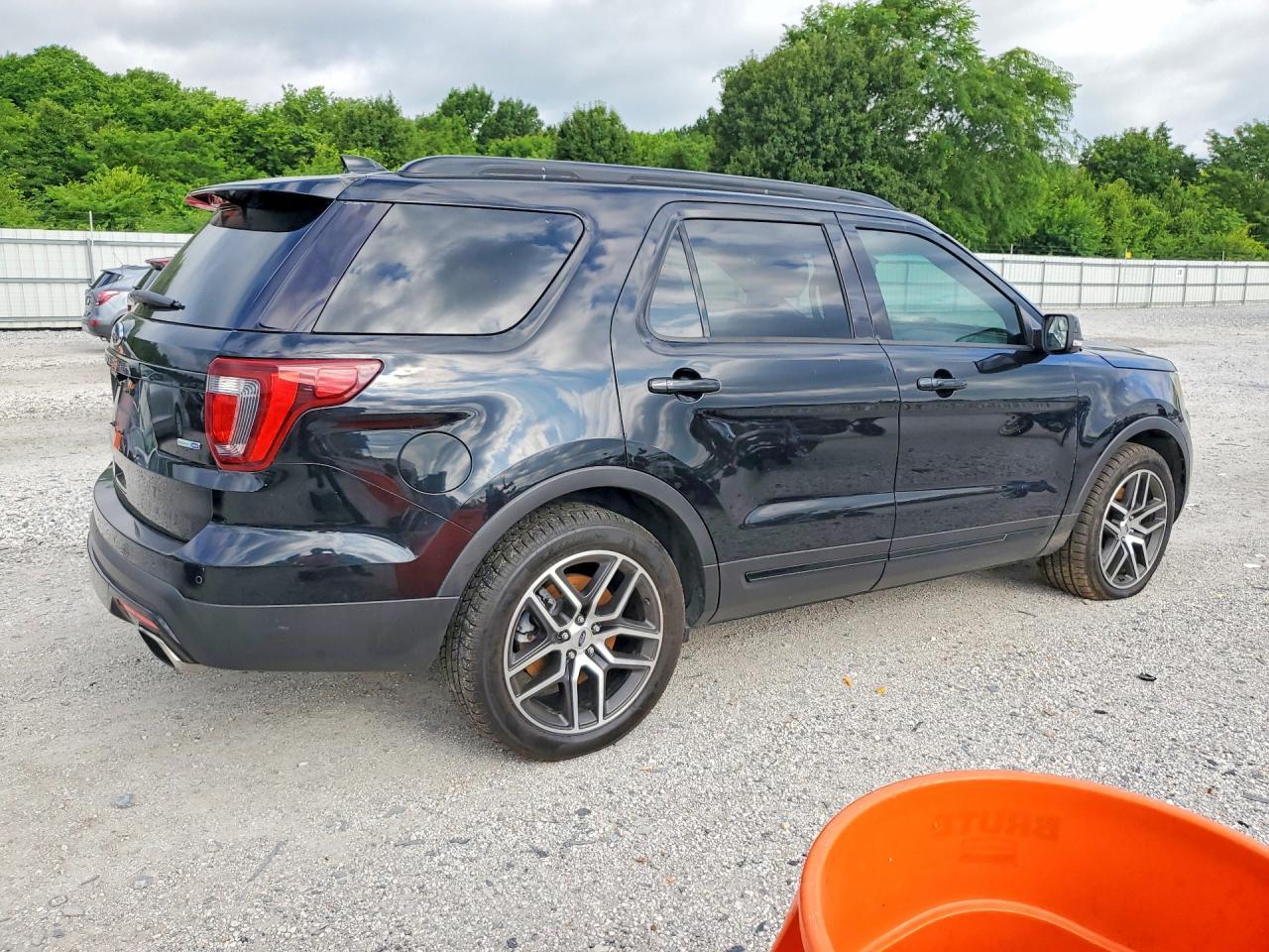 2016 Ford Explorer Sport - Фото 3
