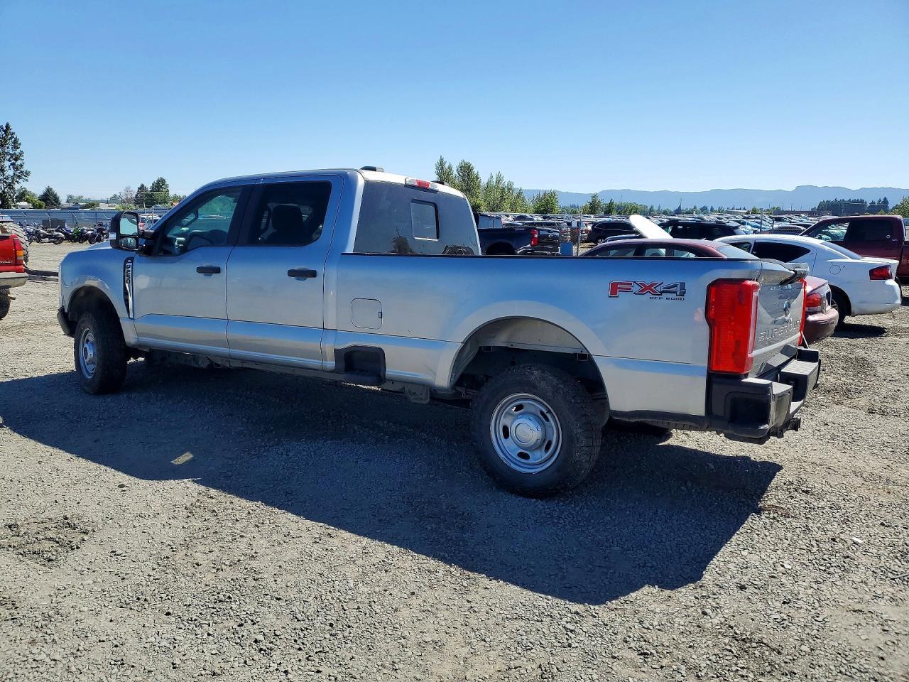 2023 Ford F250 Sd Xl 4Wd 6.8L V8 Crew Cab - Image 2
