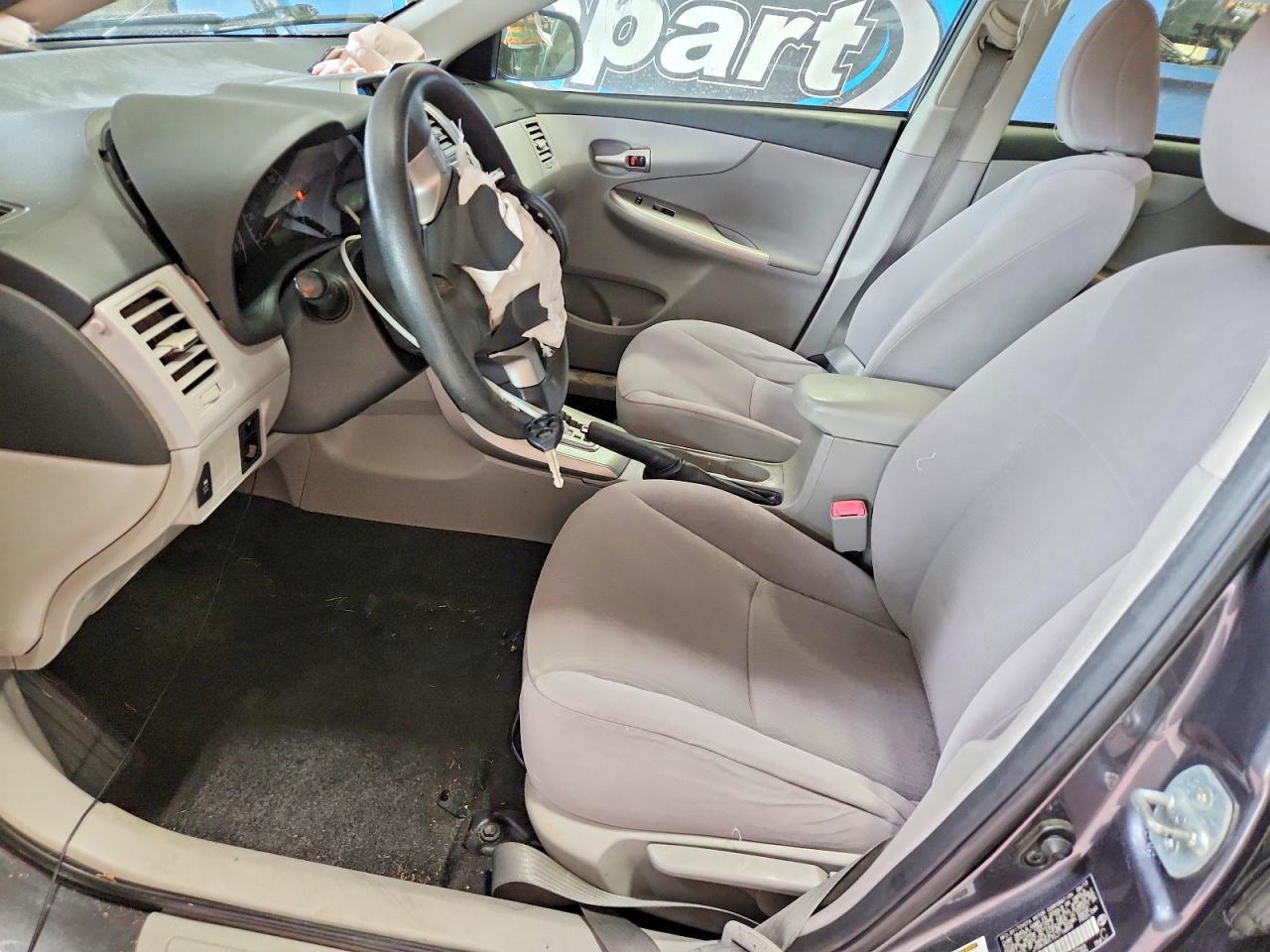 2013 Toyota Corolla Le - Image 7