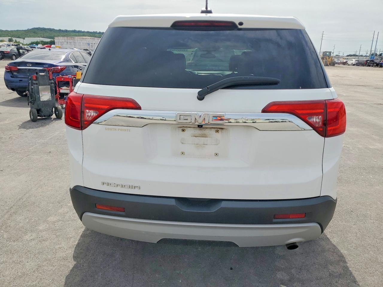 2018 GMC Acadia Sle - Image 6