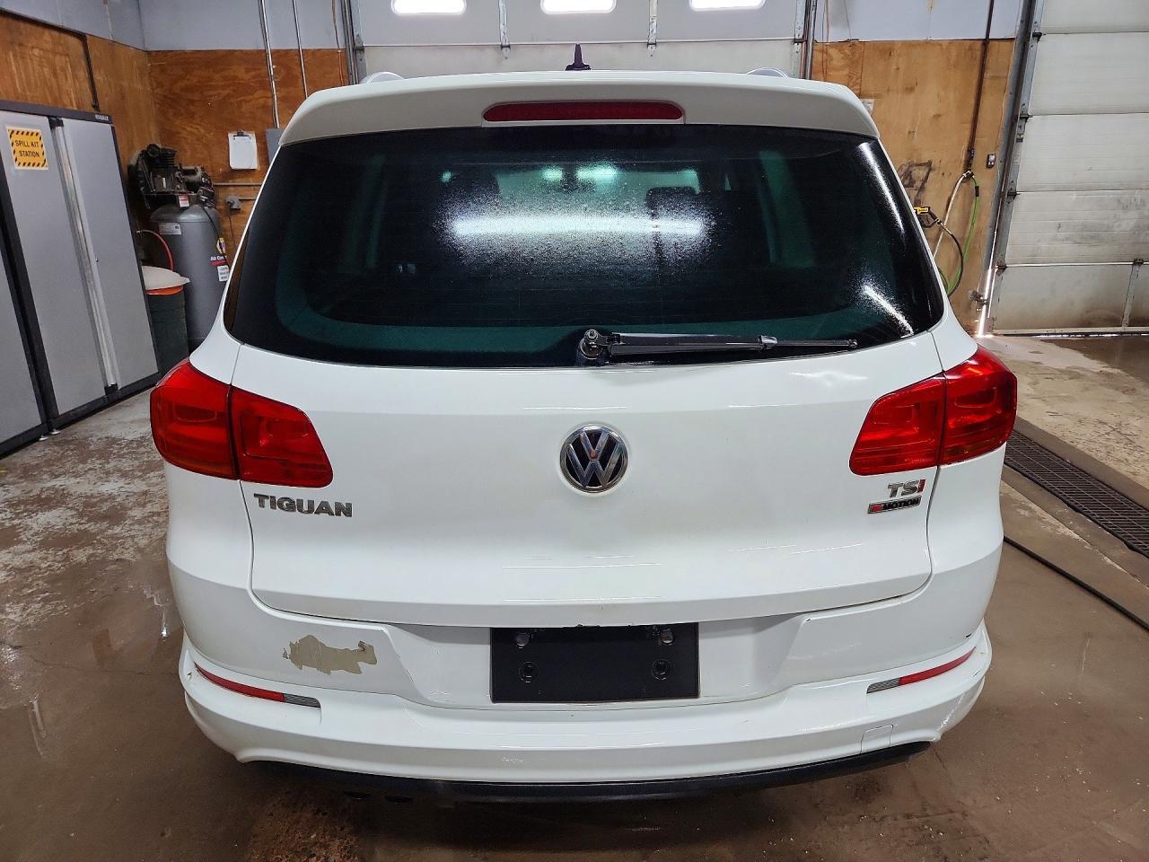 2016 Volkswagen Tiguan S - Фото 6