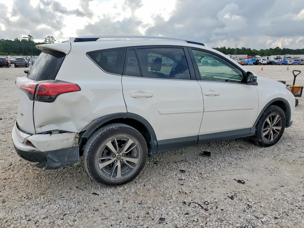 2016 Toyota Rav4 Xle - Фото 3