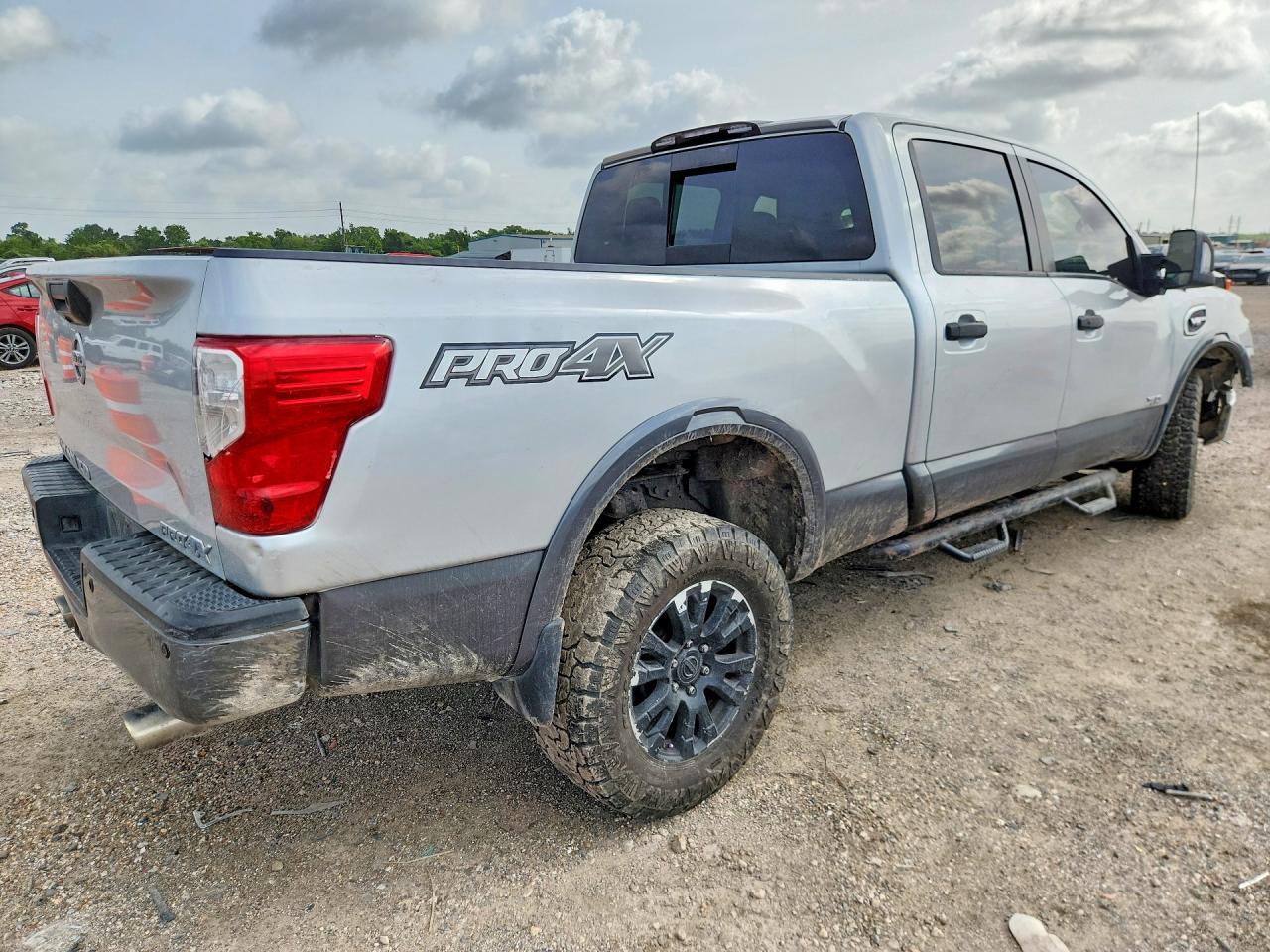 2019 Nissan Titan Xd Pro-4X - Фото 3