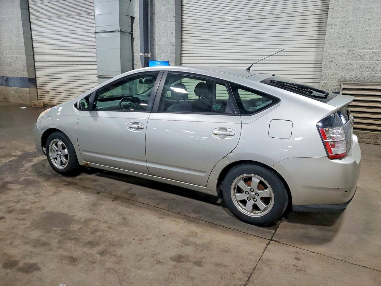 2005 Toyota Prius Base - Image 2