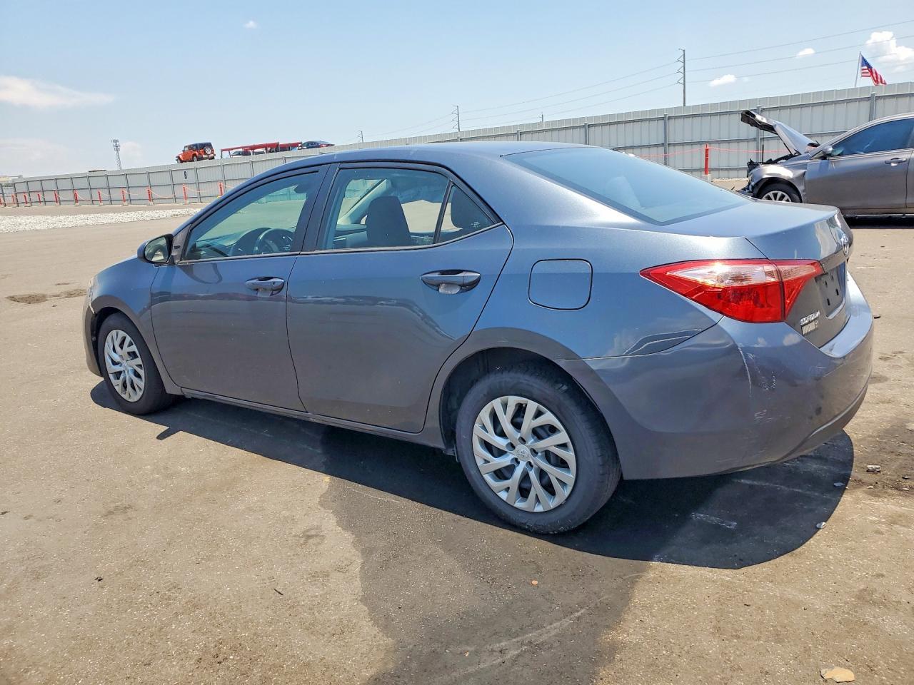 2018 Toyota Corolla Le - Фото 2