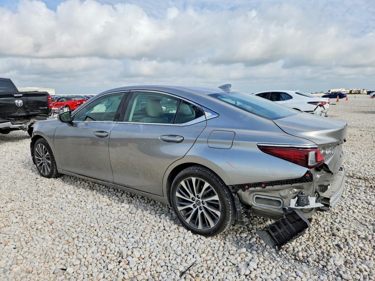 2019 Lexus Es 350 - Фото 2