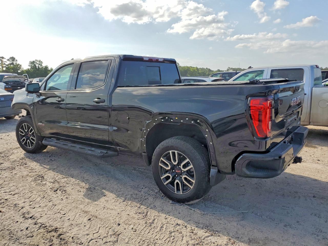 2026 GMC Sierra K1500 At4 - Фото 2