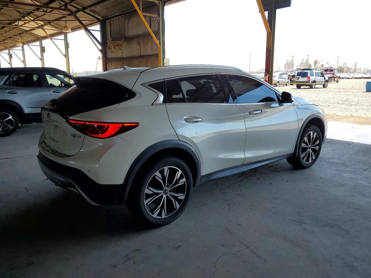 2019 Infiniti Qx30 Luxe - Фото 3
