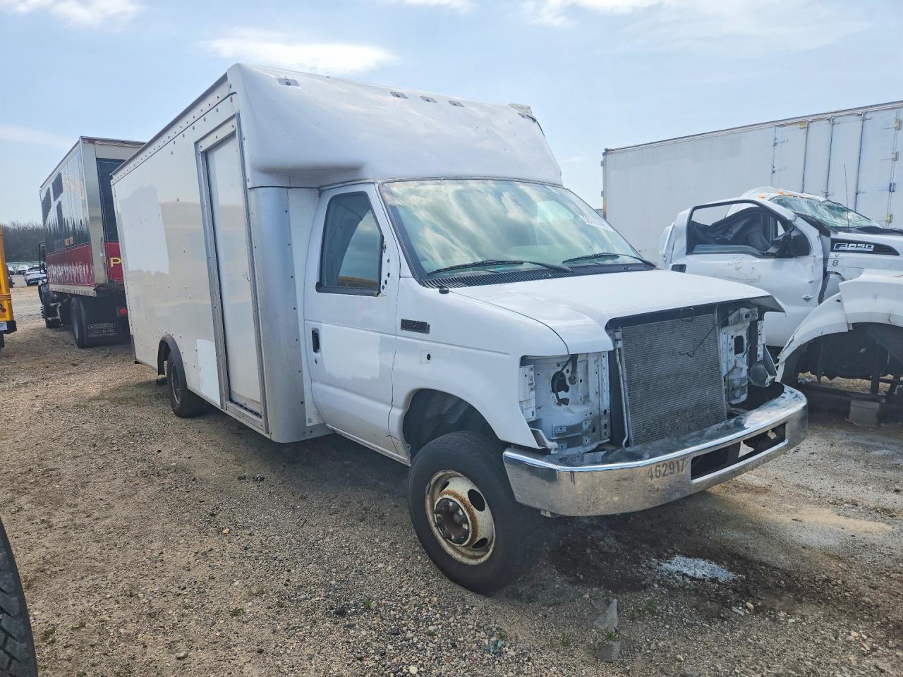 2022 Ford Econoline E350 Super Duty Cutaway Van - Фото 4