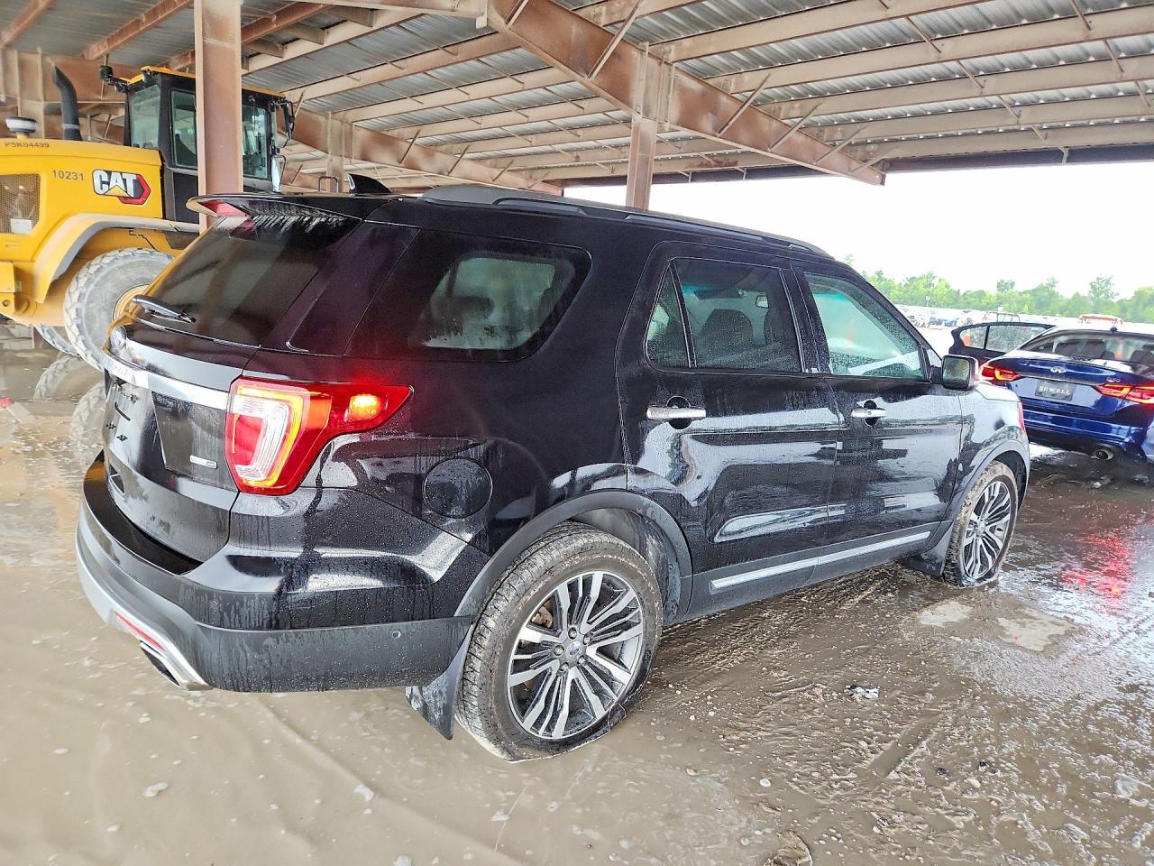 2016 Ford Explorer Platinum - Image 3