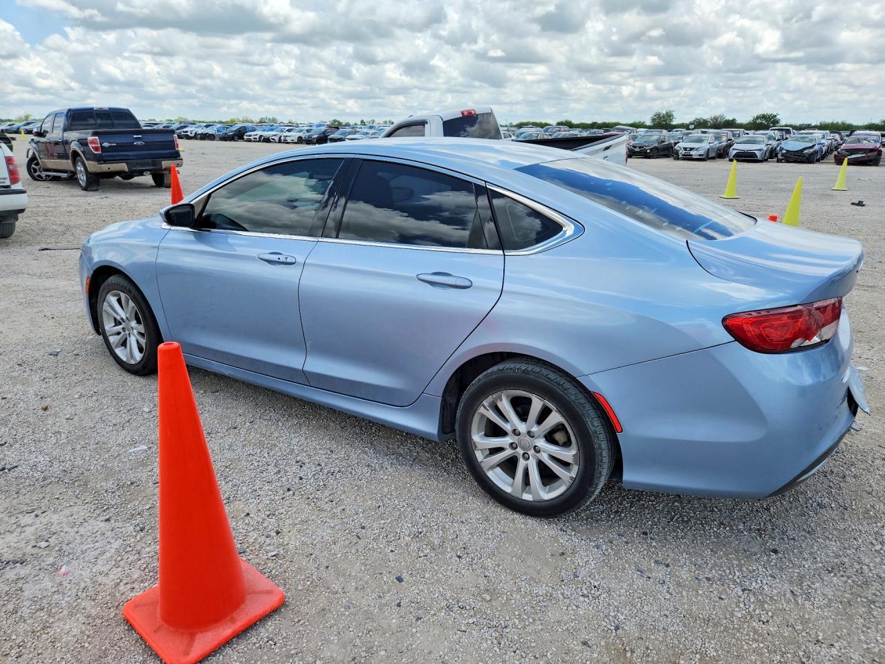 2015 Chrysler 200 Limited - Image 2