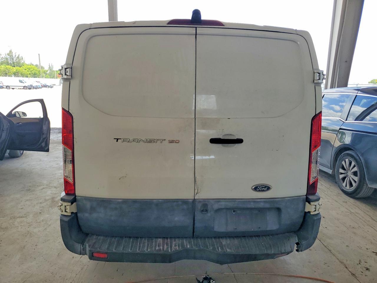 2016 Ford Transit T-150 - Фото 6