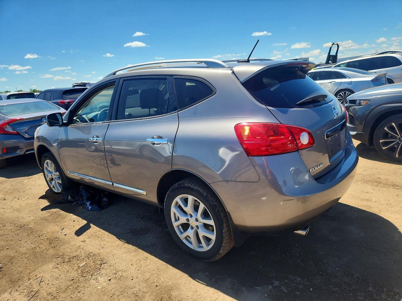 2012 Nissan Rogue S - Фото 2