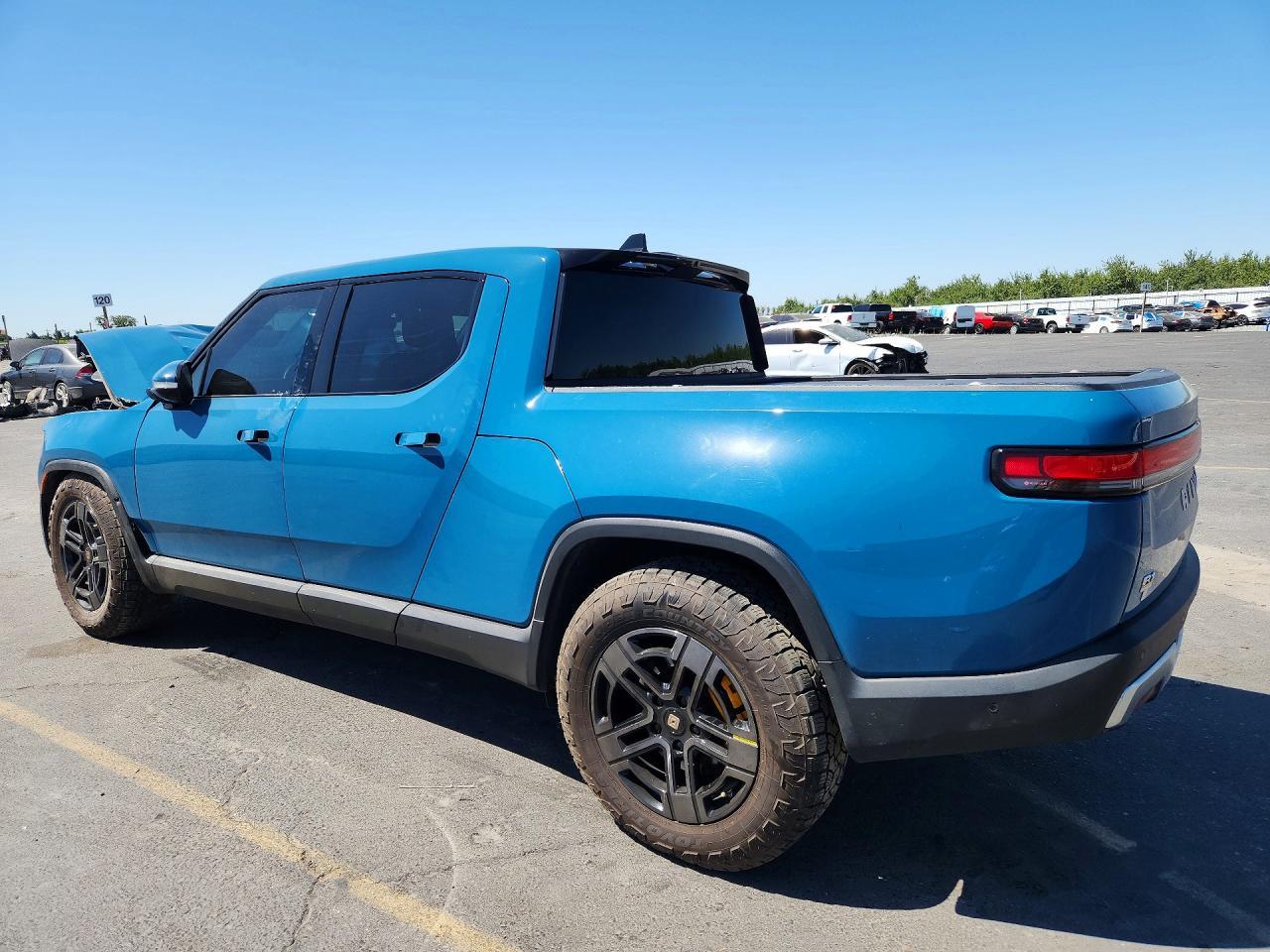 2022 Rivian R1T Adventure - Image 2