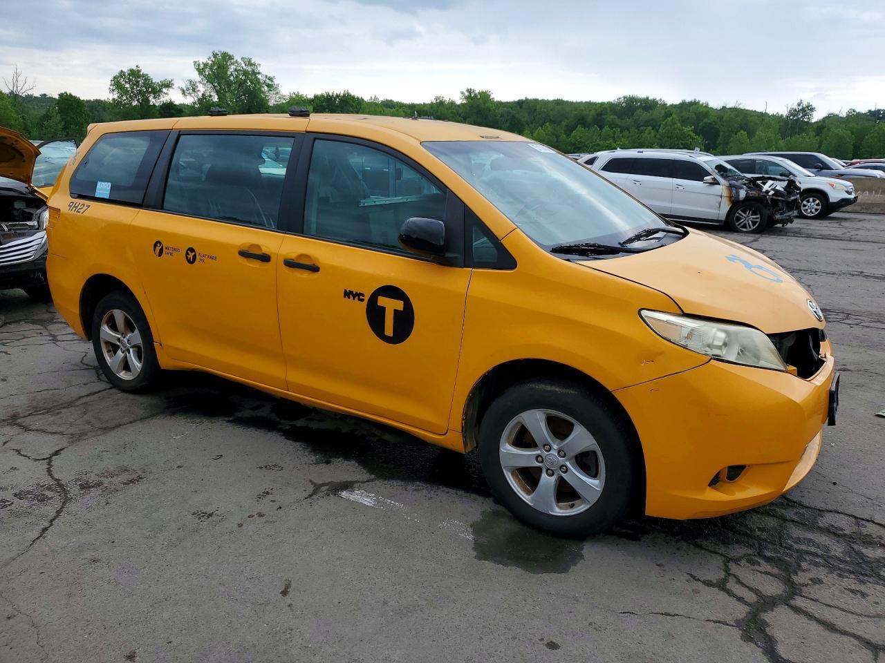 2017 Toyota Sienna L 7-Passenger - Фото 4