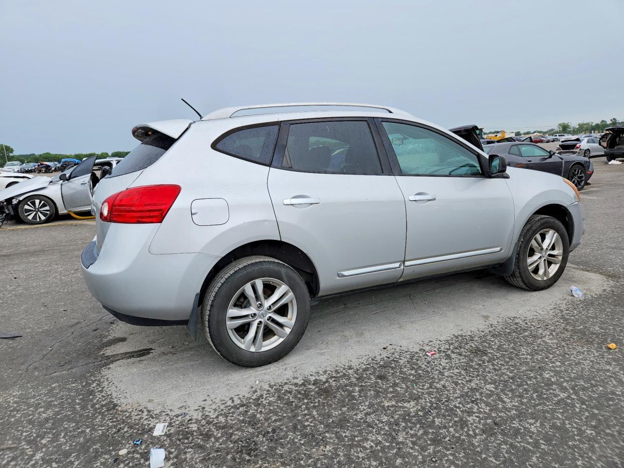2015 Nissan Rogue Select S - Фото 3