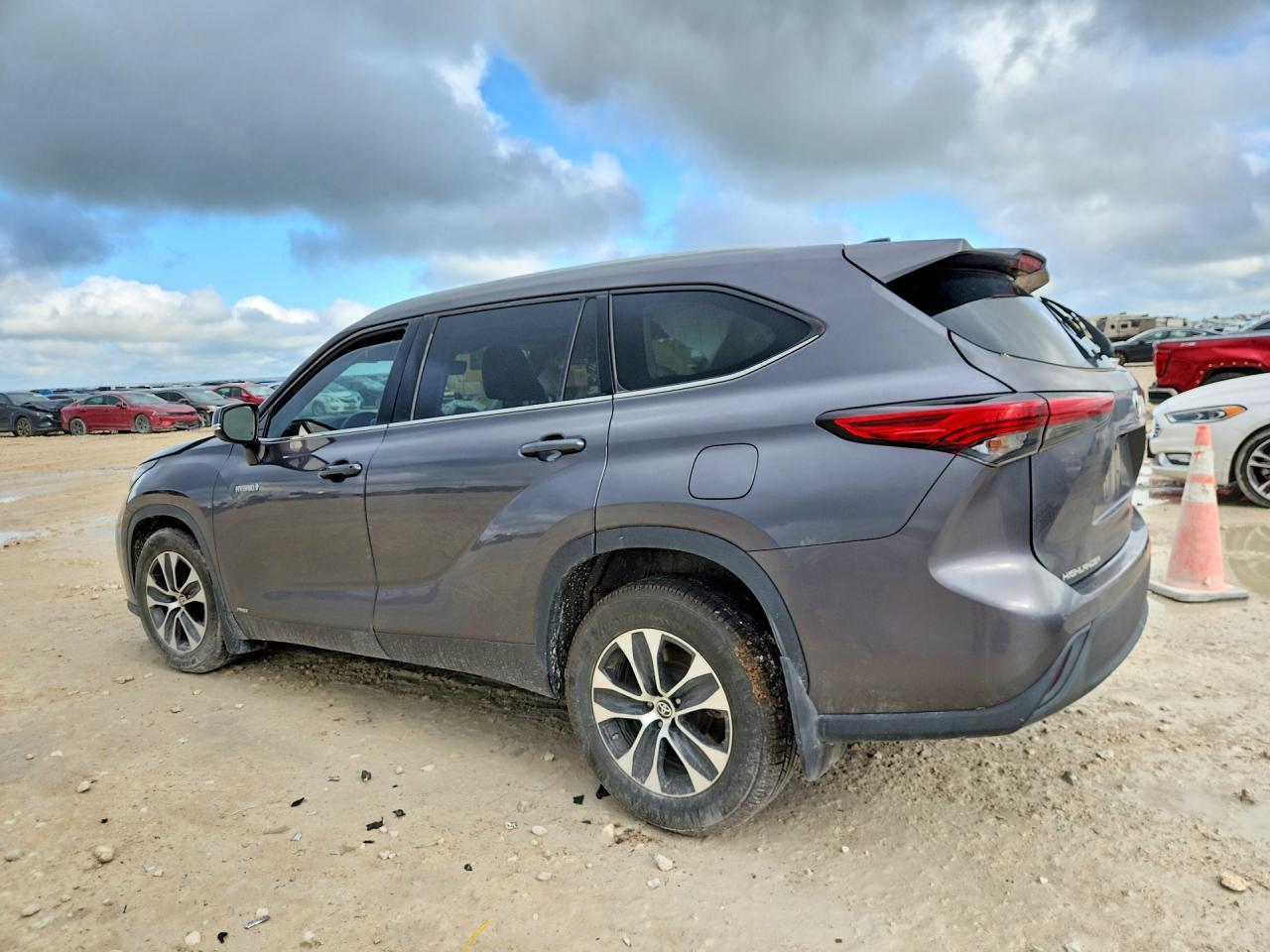 2021 Toyota Highlander Hybrid Xle - Фото 2