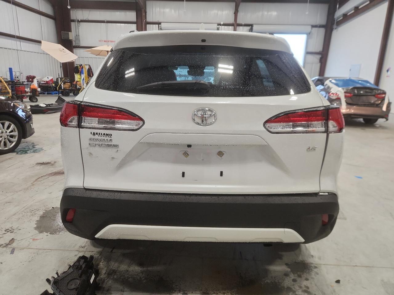 2024 Toyota Corolla Cross Le - Фото 6